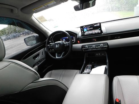 Used 2024 Honda Pilot Elite image 7