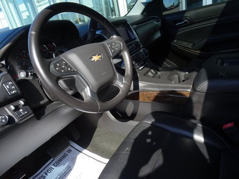 Used 2016 Chevrolet Suburban LT w/ LT Signature Package AWD/4WD image 11