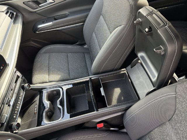 Used 2025 Chevrolet Traverse LT w/ Driver Confidence Package FWD image 30