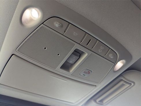 Used 2021 Nissan Armada SL w/ Captain's Chairs Package image 12