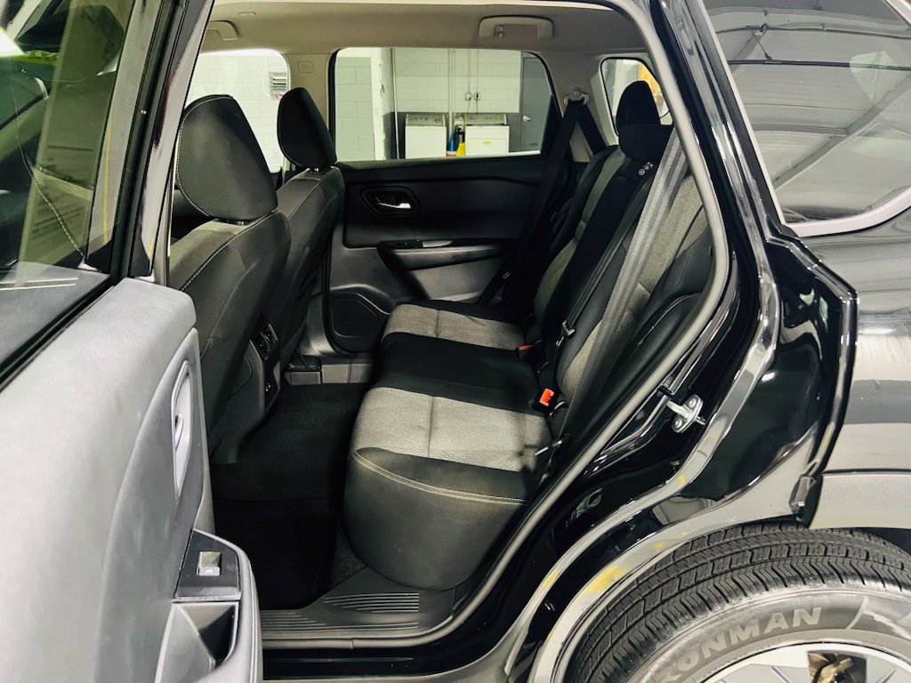 Used 2024 Nissan Rogue SV AWD/4WD image 23