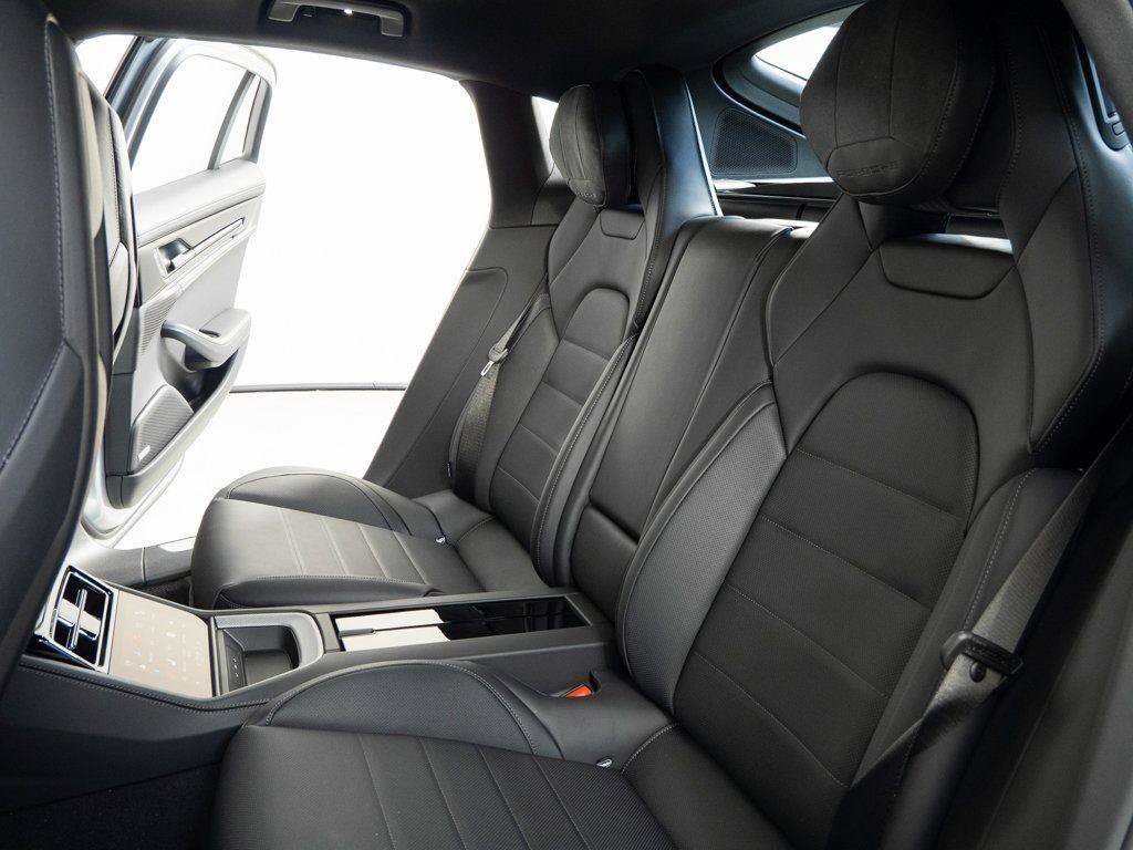 New 2026 Porsche Panamera image 22