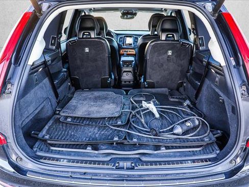 Used 2022 Volvo XC90 T8 Inscription Expression w/ Climate Package image 25