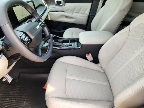 New 2026 Kia Sorento SX image 9