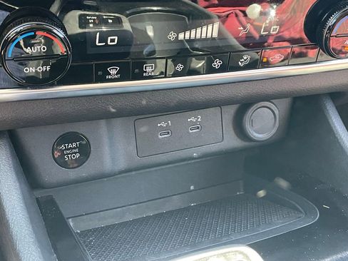 Used 2025 Nissan Rogue SV image 6