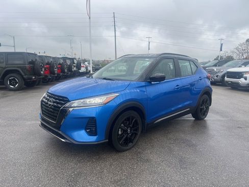 Used 2023 Nissan Kicks SR w/ SR Premium Package image 7