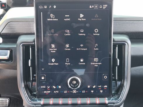 Used 2025 GMC Yukon XL AT4 Ultimate w/ LPO, Floor Liner Package AWD/4WD image 17