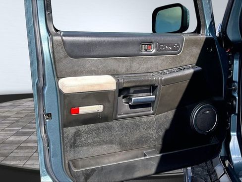 Used 2005 HUMMER H2 SUT w/ Preferred Equipment Group image 23