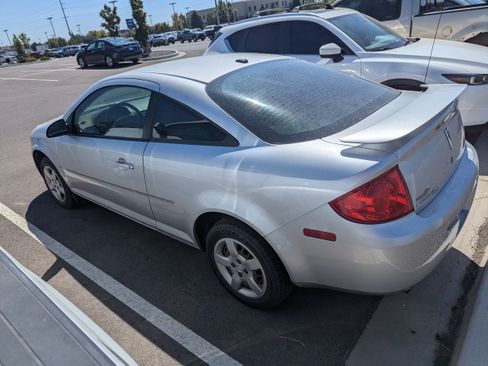 Used 2009 Pontiac G5 w/ Appearance Package FWD image 9