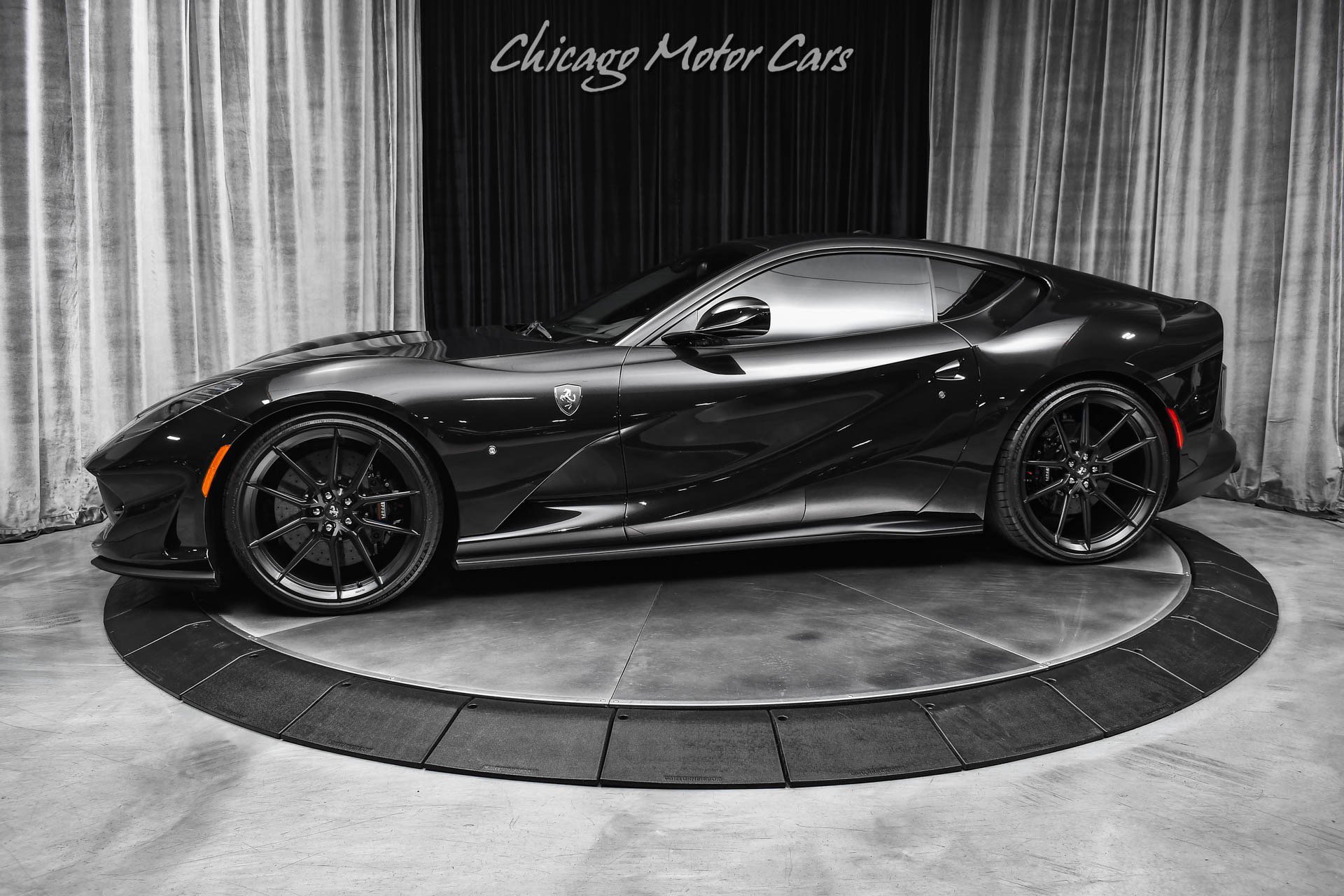 Used 2019 Ferrari 812 Superfast RWD image 1