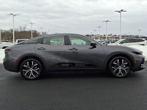 Certified 2024 Toyota Crown XLE image 7