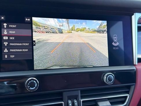 Used 2022 Porsche Macan S AWD/4WD image 28