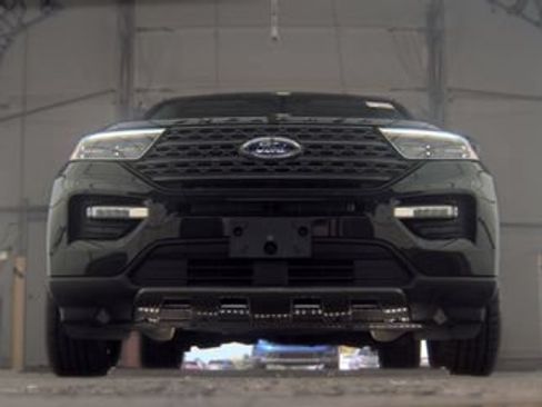 Used 2023 Ford Explorer XLT w/ Equipment Group 202A AWD/4WD image 3