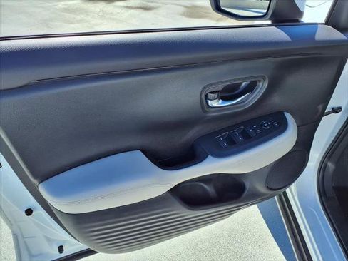 Used 2023 Honda HR-V LX image 27