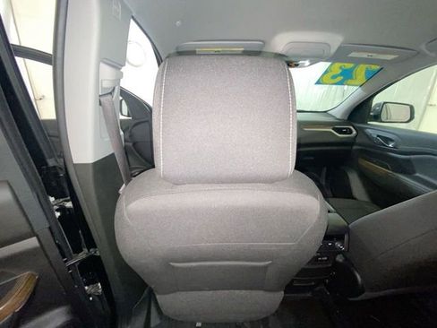 Used 2023 GMC Acadia SLE w/ Driver Convenience Package FWD image 36