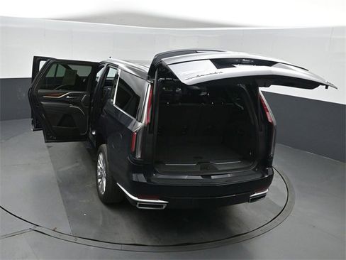 Used 2022 Cadillac Escalade Premium Luxury image 53
