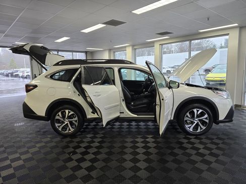 Used 2022 Subaru Outback Limited image 17