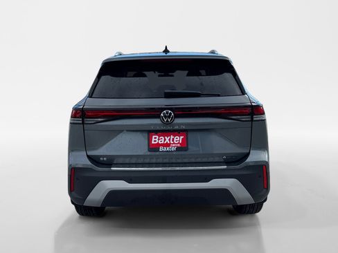 New 2025 Volkswagen Tiguan SE image 10
