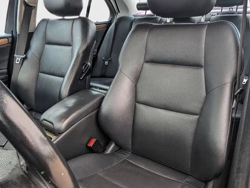 Used 2007 Mercedes-Benz C 230 Sedan image 10