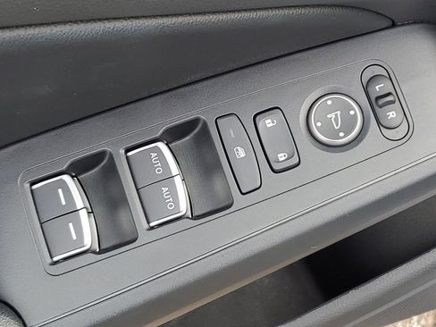 Used 2024 Honda Civic EX-L image 25