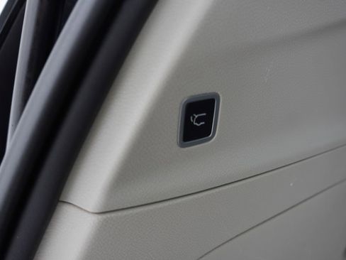 Certified 2017 Chrysler Pacifica Touring-L image 22