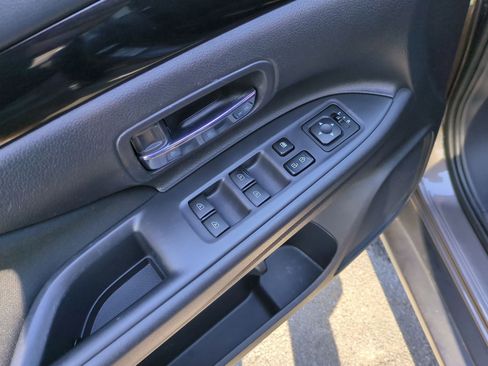 Used 2020 Mitsubishi Outlander ES image 78