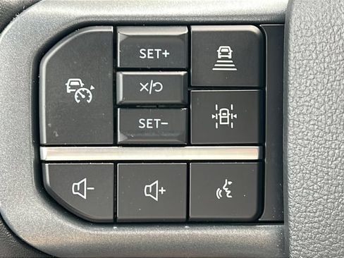 Used 2024 Ford F150 Lariat AWD/4WD image 21