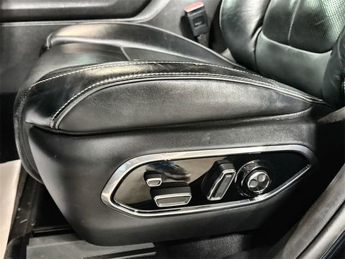 Used 2022 Jeep Grand Cherokee Overland w/ Advanced Protech Group III image 13