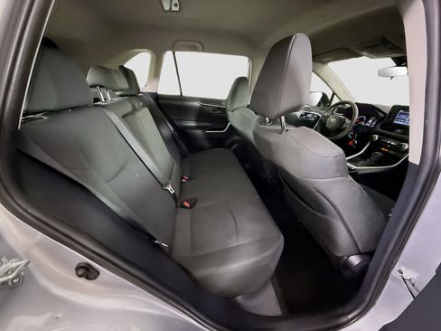 Used 2021 Toyota RAV4 LE image 26
