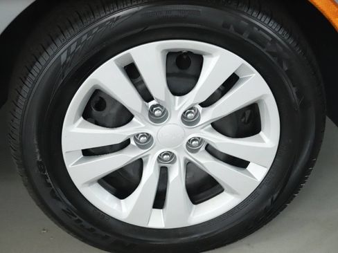 Used 2023 Kia Soul LX FWD image 10