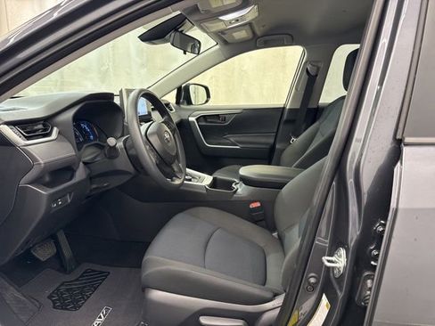 Used 2025 Toyota RAV4 LE AWD/4WD image 19