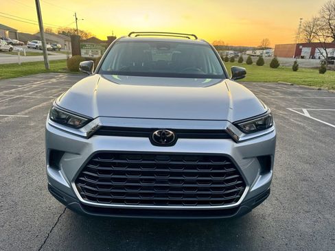 Used 2024 Toyota Grand Highlander AWD image 11