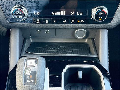 New 2025 Mitsubishi Outlander ES image 16