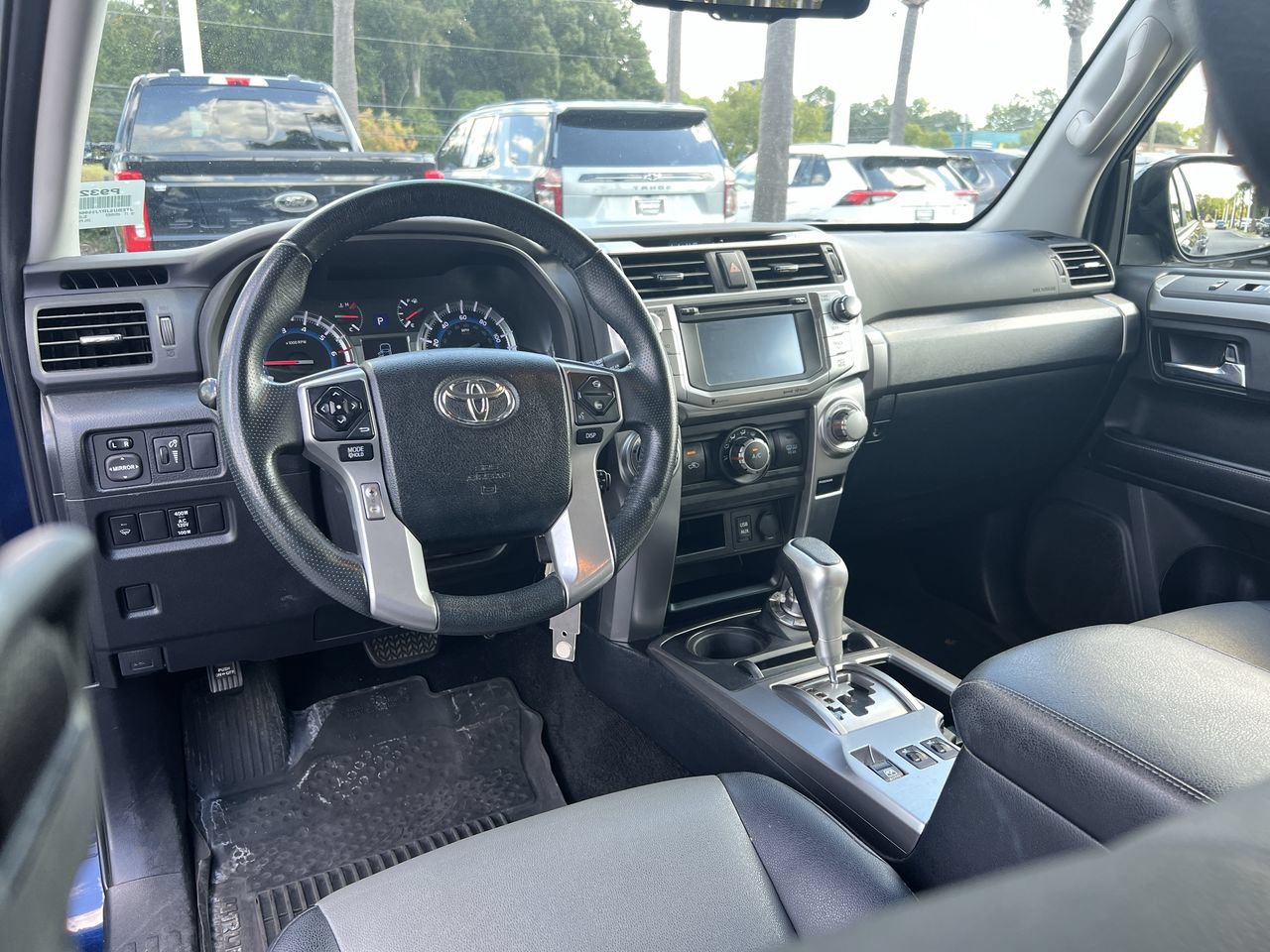 Used 2018 Toyota 4Runner SR5 Premium AWD/4WD image 30