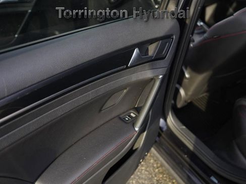 Used 2017 Volkswagen Golf 4-Door image 27