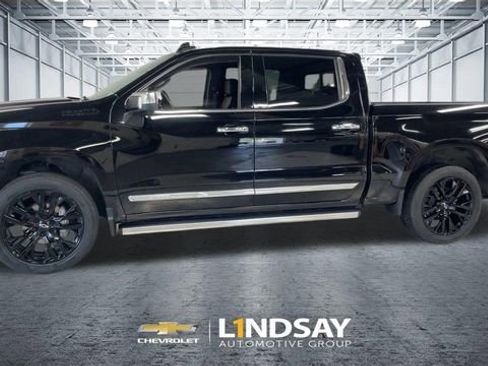 Used 2023 Chevrolet Silverado 1500 High Country w/ Technology Package AWD/4WD image 6