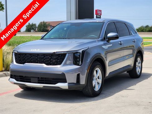 New 2025 Kia Sorento LX image 2