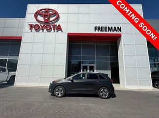 Used 2022 Kia Niro EX image 1
