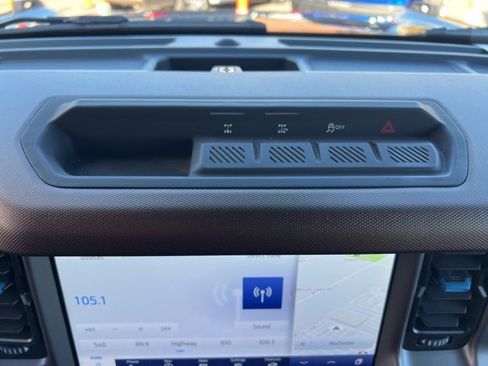 Used 2022 Ford Bronco Outer Banks image 32