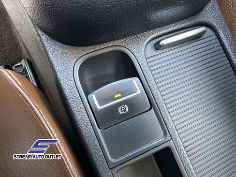 Used 2018 Volkswagen Tiguan Limited w/ Premium Package image 28