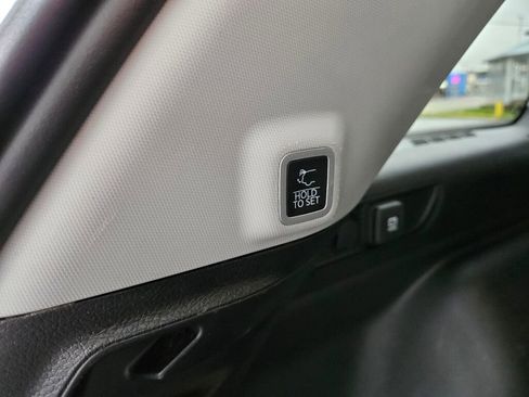 Used 2023 Jeep Grand Cherokee Limited w/ Luxury Tech Group II image 14