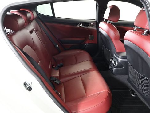 Used 2019 Kia Stinger GT1 image 39