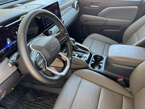 Used 2026 Chevrolet Colorado ZR2 w/ Technology Package AWD/4WD image 9