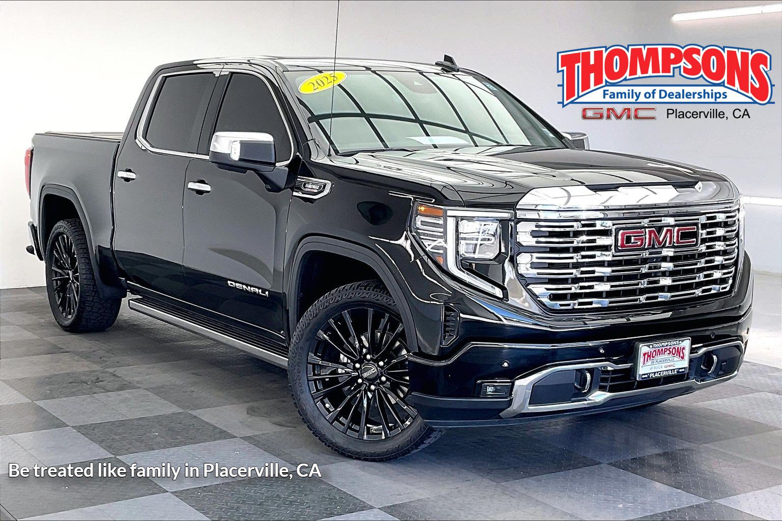 Used 2025 GMC Sierra 1500 Denali AWD/4WD image 1