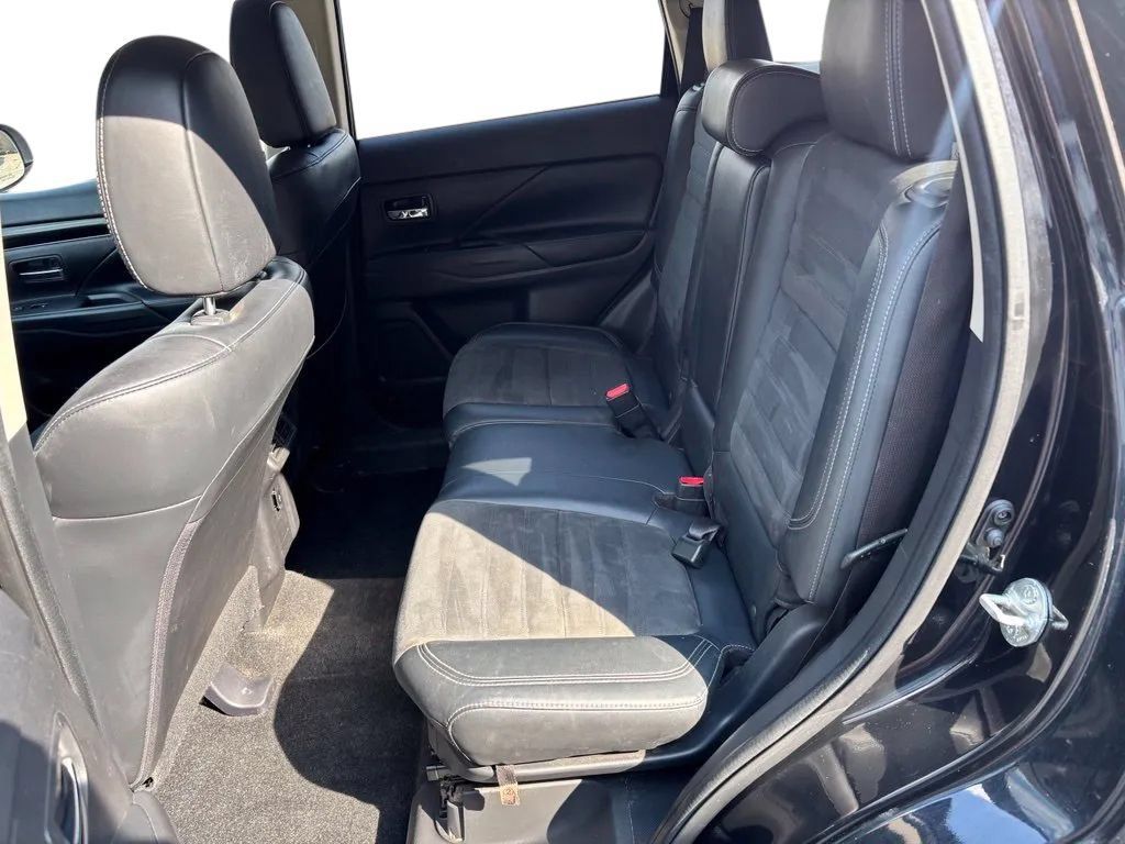 Used 2019 Mitsubishi Outlander FWD image 20
