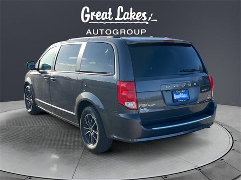 Used 2018 Dodge Grand Caravan GT image 3