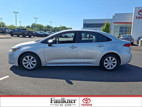 Certified 2025 Toyota Corolla LE FWD image 4