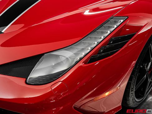 Used 2015 Ferrari 458 Speciale Coupe RWD image 12