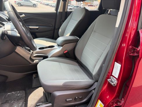 Used 2016 Ford Escape SE w/ Equipment Group 201A AWD/4WD image 13