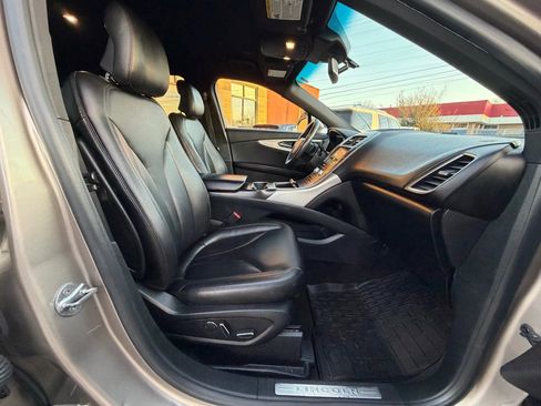 Used 2019 Lincoln Nautilus FWD image 29